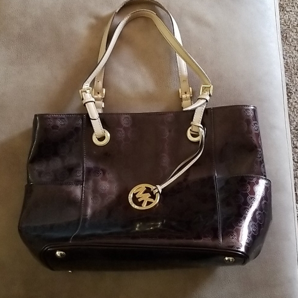 Michael Kors Handbags - Michael Kors tote Excellent condition